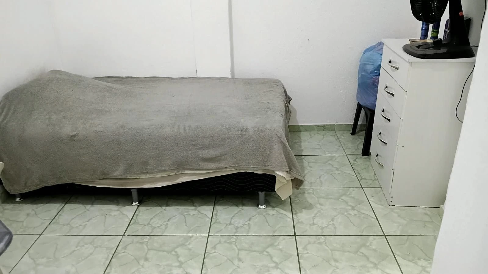 Furnished 3-bedroom house with 4 bathrooms, no parking — photo 25