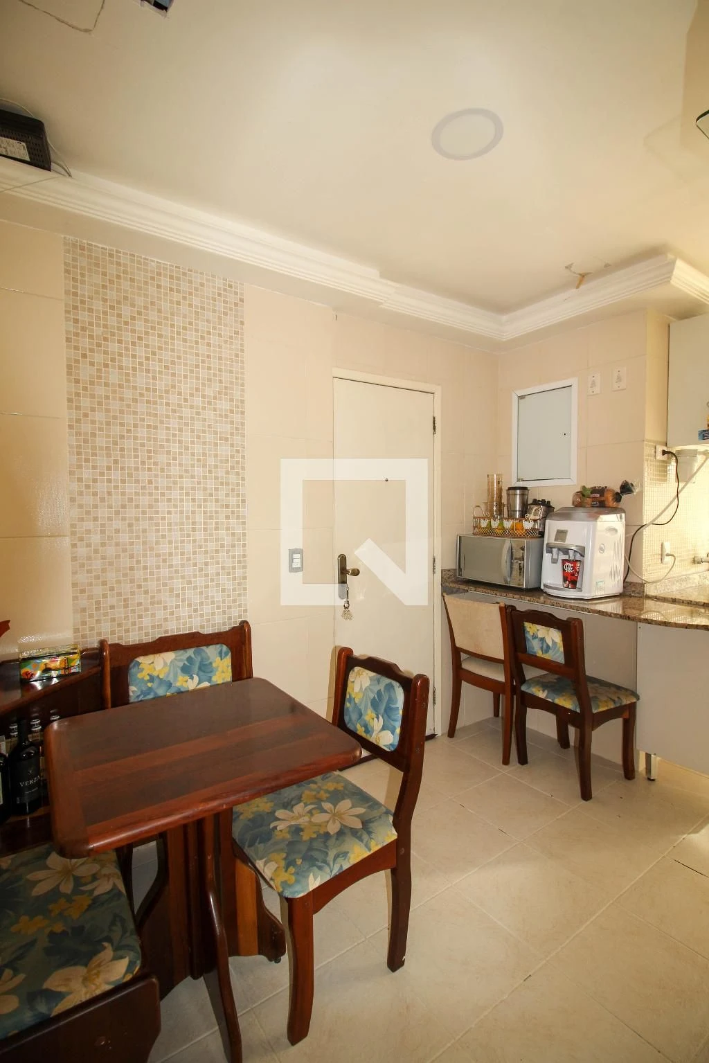 3-bedroom unfurnished apartment with laundry area — photo 24