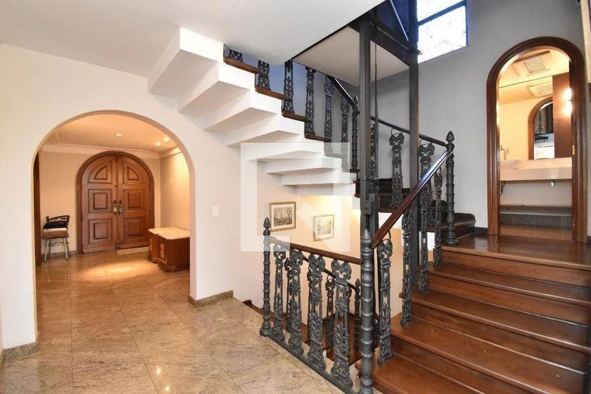 House with 5 bedrooms, gas stove and 650 m² — photo 43