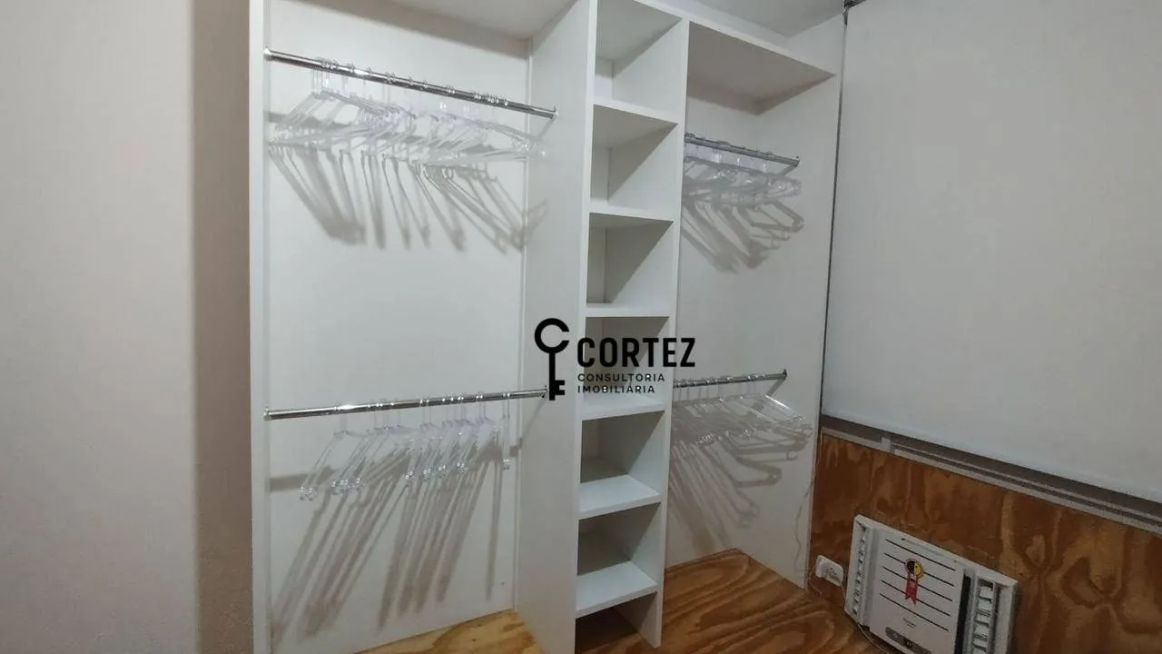 3-bedroom apartment with glass shower enclosures — photo 27