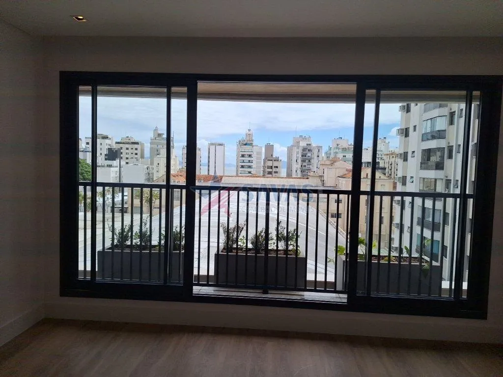 3-bedroom apartment in a building with a coworking space — photo 9
