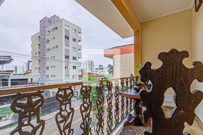 Apartment, 250 m², with a glass-enclosed balcony — photo 19