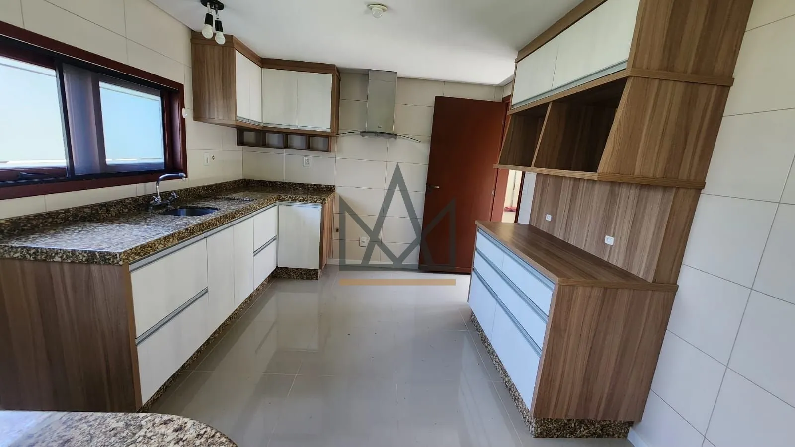 4-bedroom house with a balcony grill and garden — photo 24