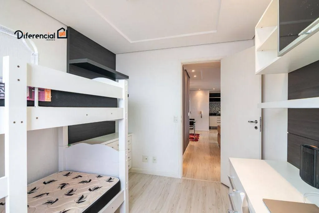 Furnished 2-bedroom apartment with open-plan kitchen — photo 18