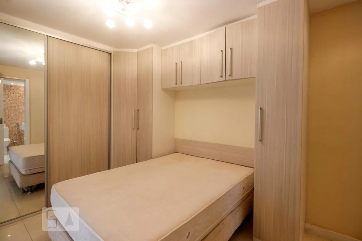 Furnished apartment, 90 m², with a glass-enclosed balcony — photo 28