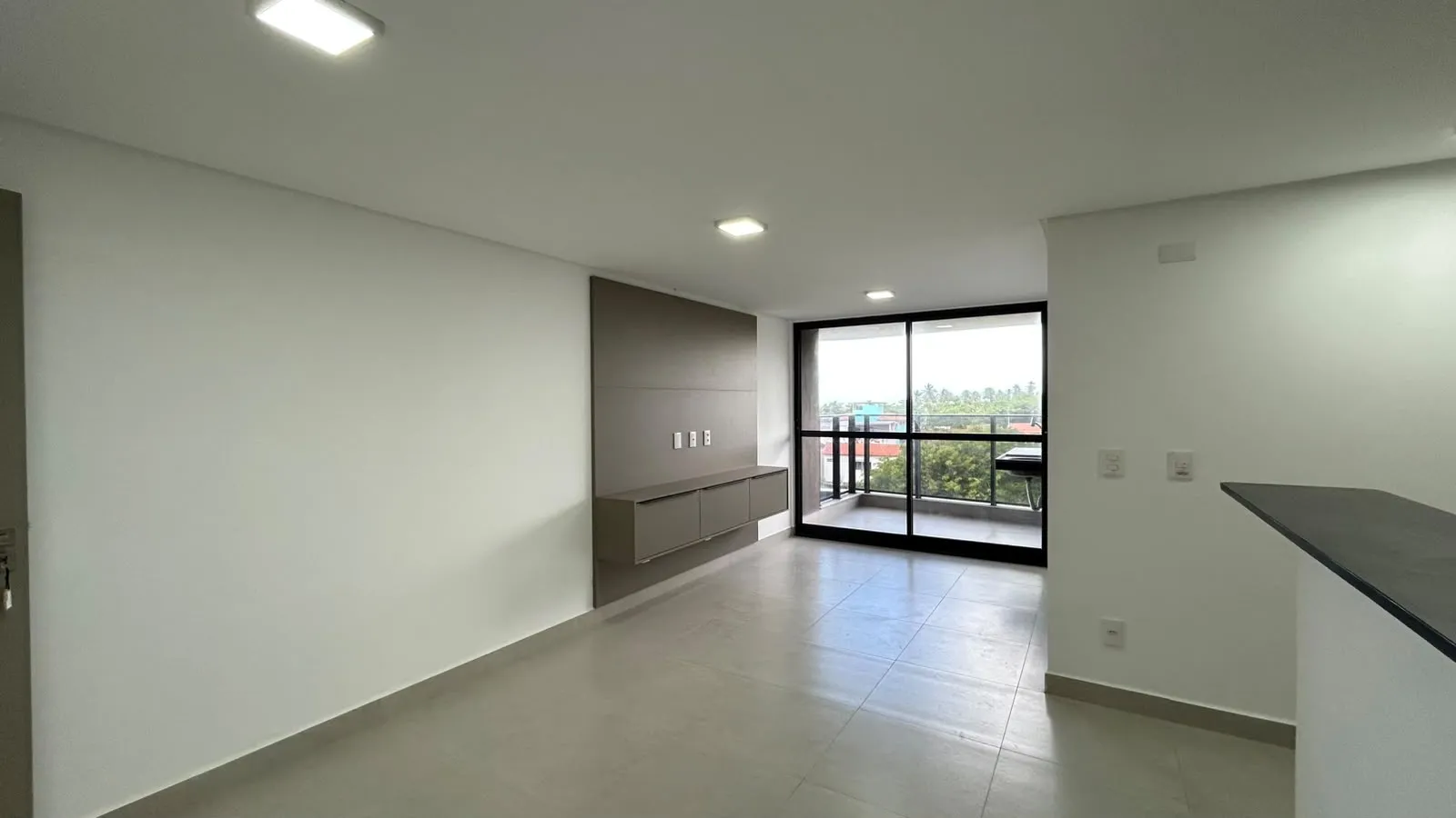 3-bedroom apartment with a grill on the balcony — photo 5