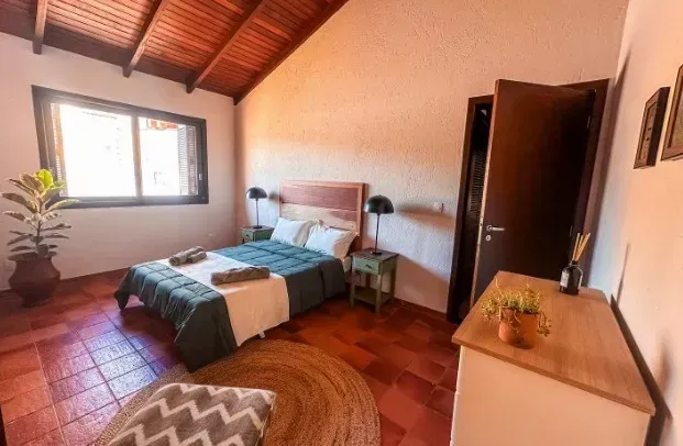 Casa de 4 quartos com espaço de home office — photo 14
