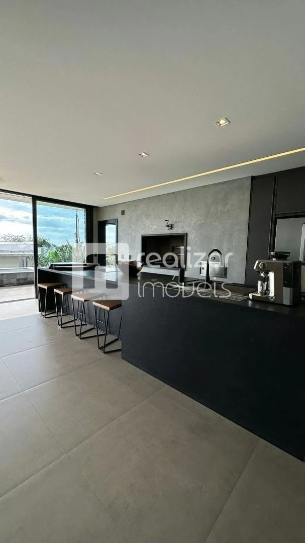 Bathtub in a 3-bedroom house, 508 m² — photo 2