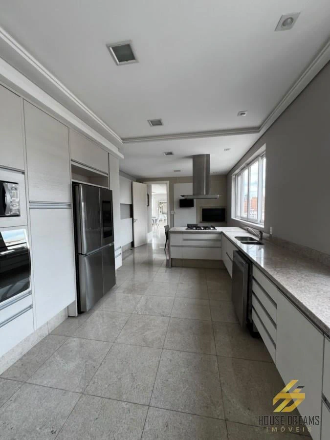 344 m² apartment with floor-to-ceiling windows and a bathtub — photo 13