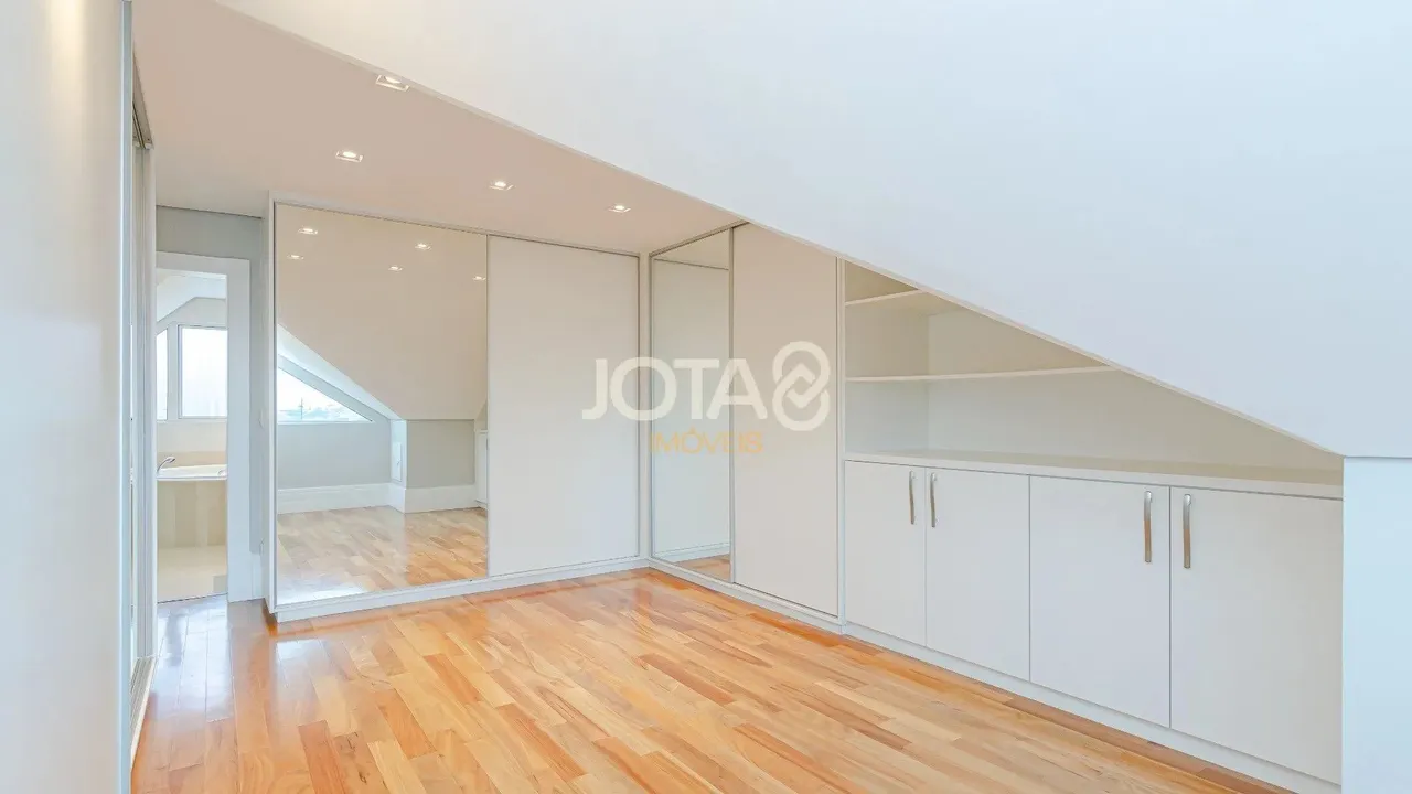 Condominium house with 4 en-suite bedrooms, 492 m² — photo 14