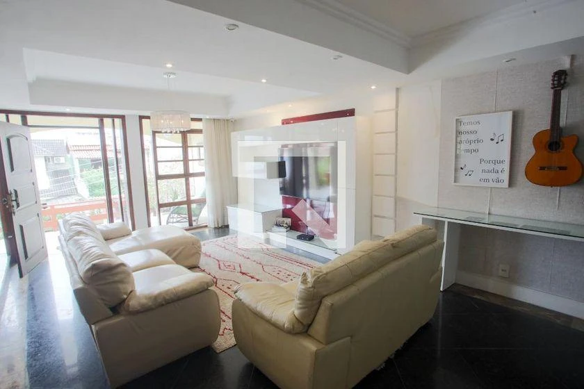Furnished 400 m² house with 4 bedrooms and 4 bathrooms — photo 11