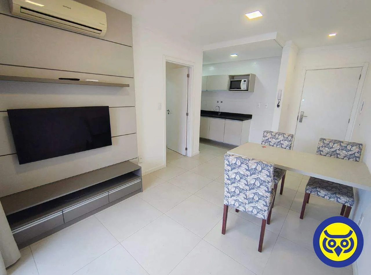 Apartamento de 1 quarto em condomínio com piscina