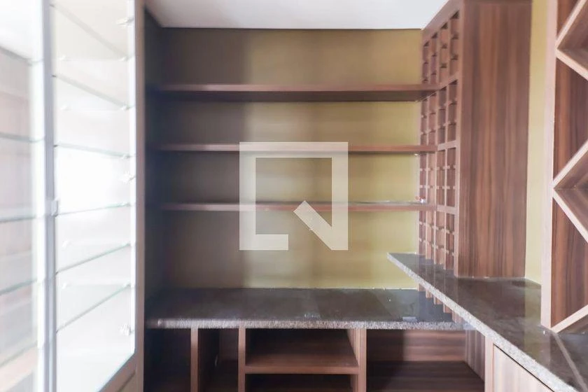 266 m² apartment with a bathtub and a walk-in closet — photo 26