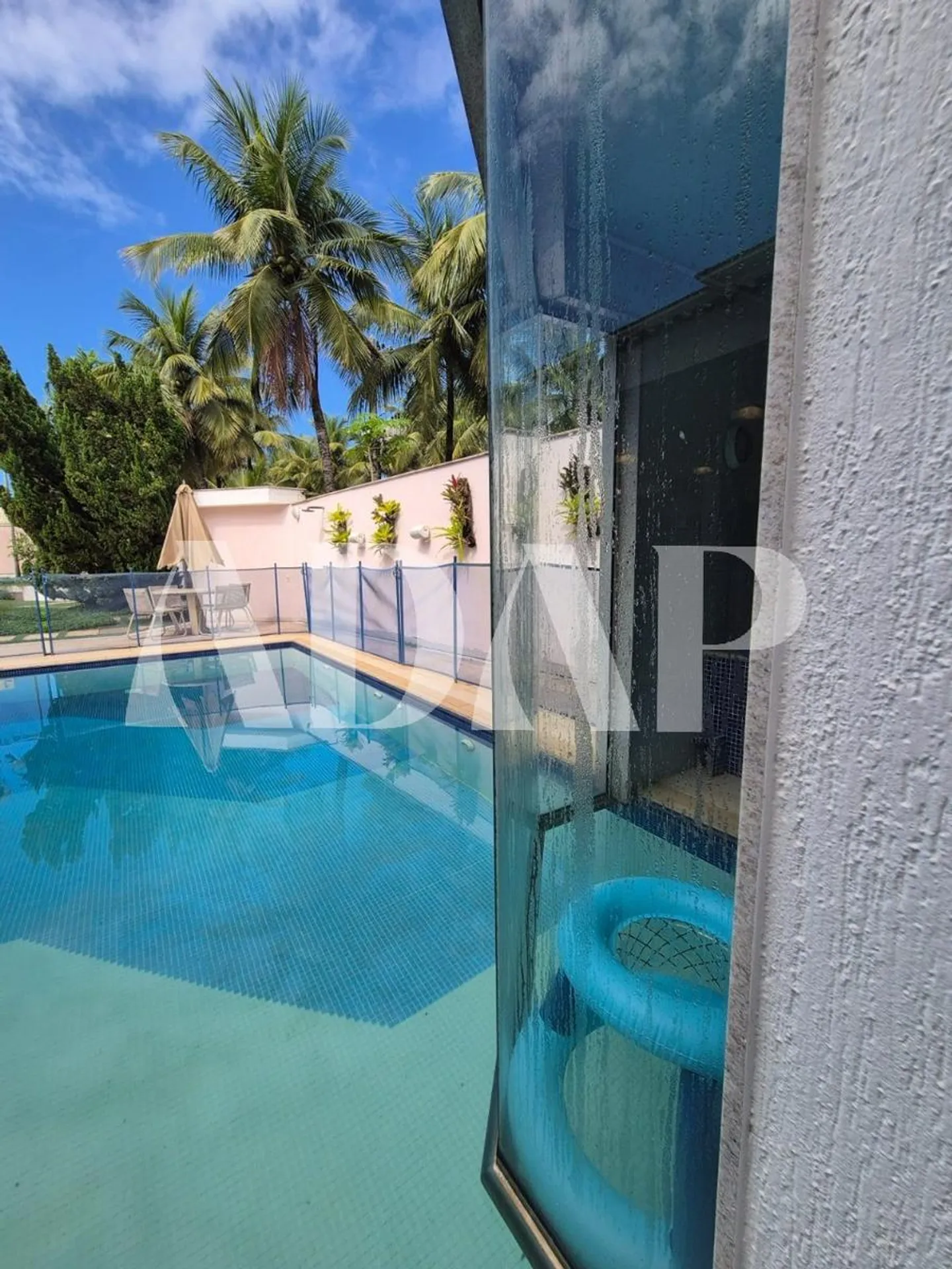 1253 m² house with 7 bedrooms and a private garden — photo 13
