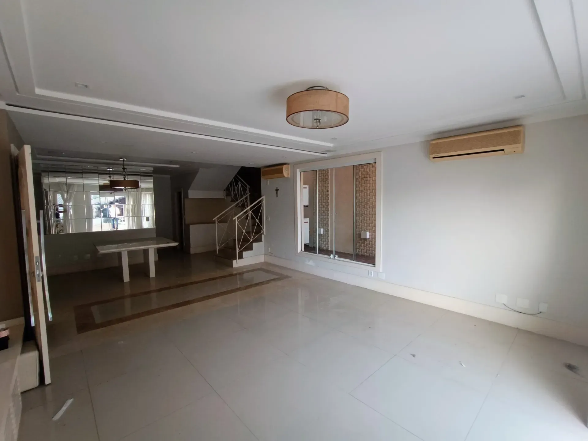 Unfurnished house with 4 bedrooms and 5 bathrooms — photo 11