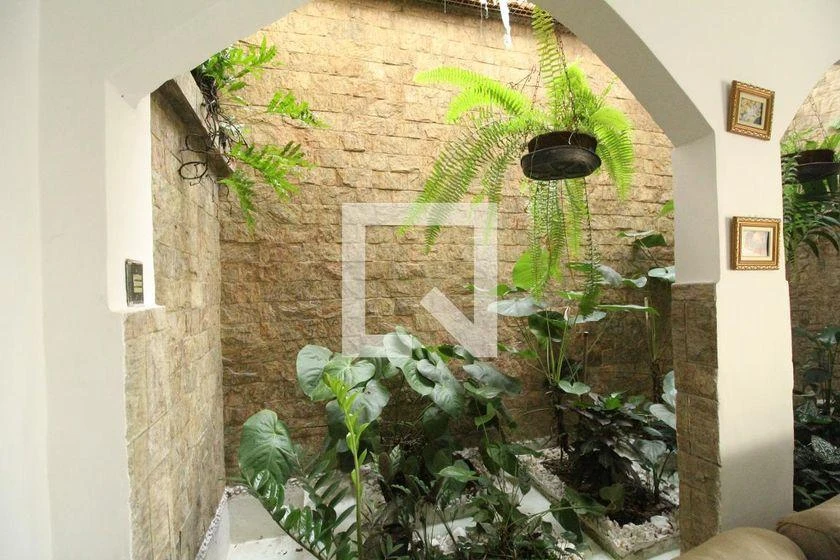 Rental house with 6 bedrooms and 3 en-suite, 599 m² — photo 18