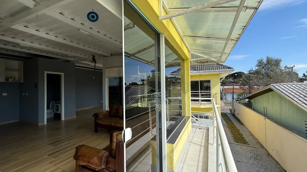 3-bedroom house with a bathtub in Curitiba — photo 5