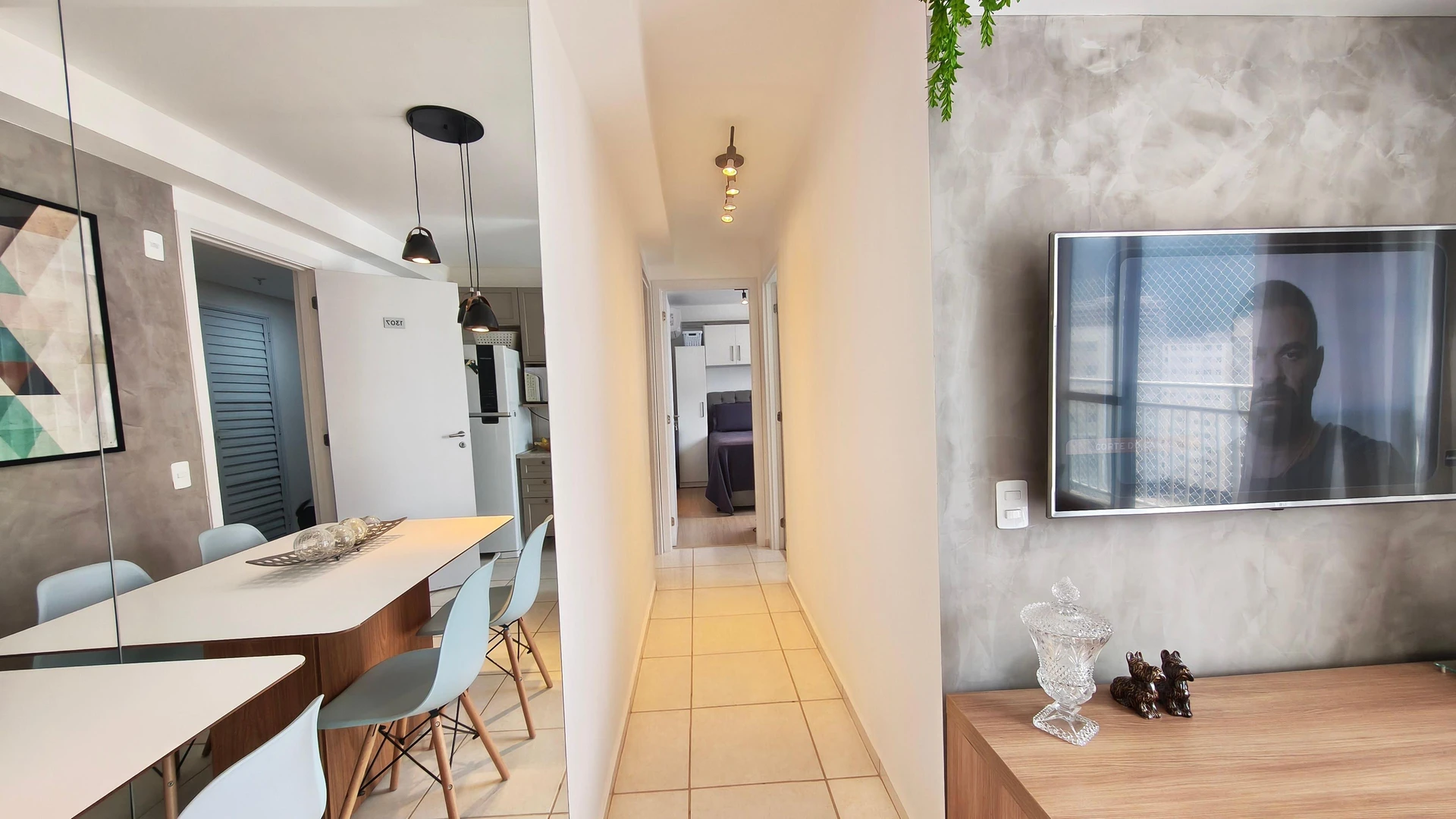 Mountain view in a 2-bedroom apartment, 53 m² — photo 27