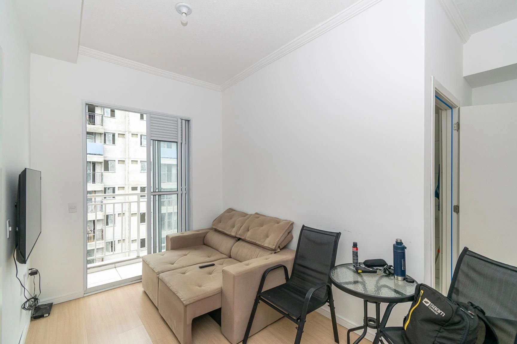 One-bedroom apartment with a washing machine — photo 26