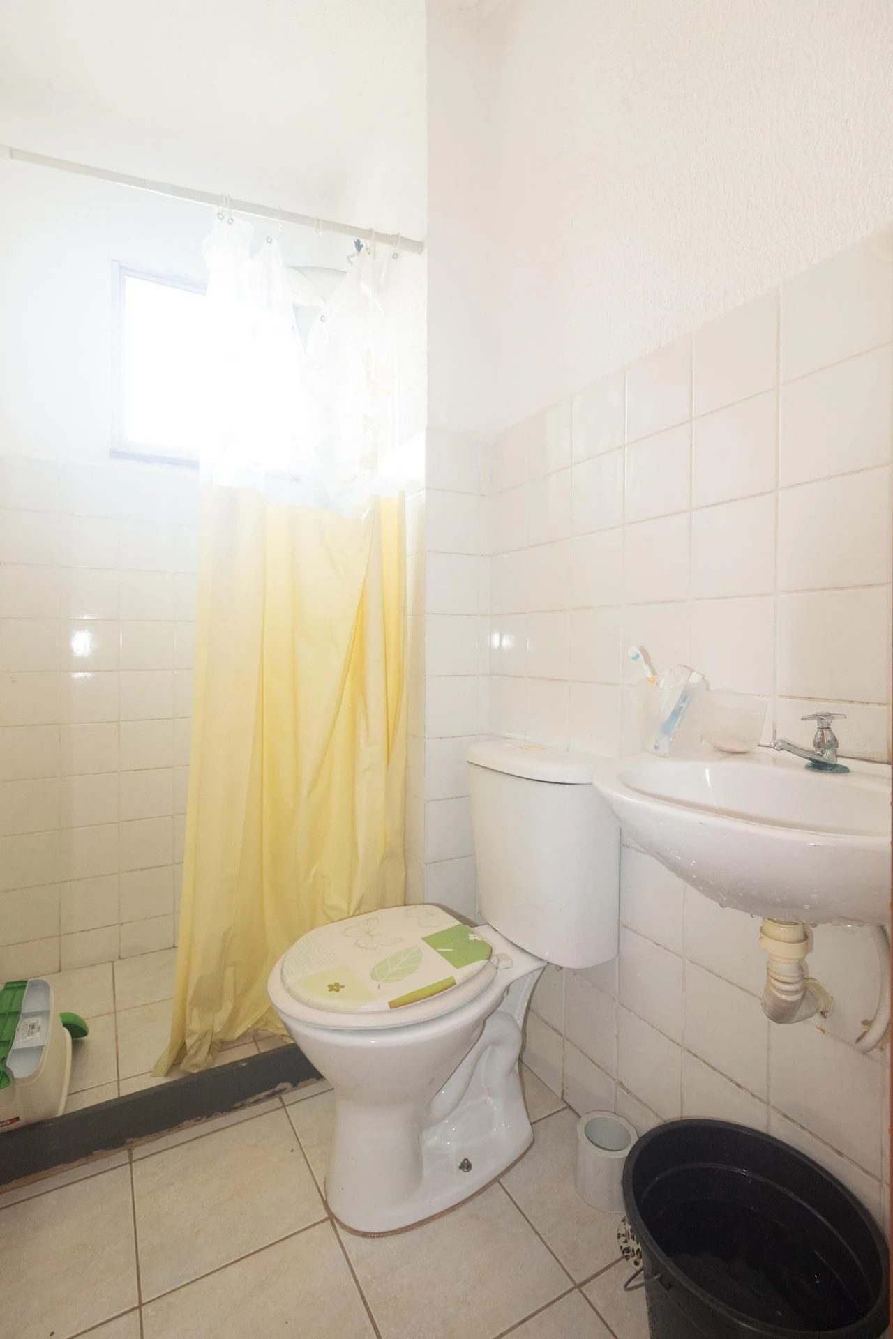 2-bedroom apartment with a closed kitchen and gas stove — photo 6