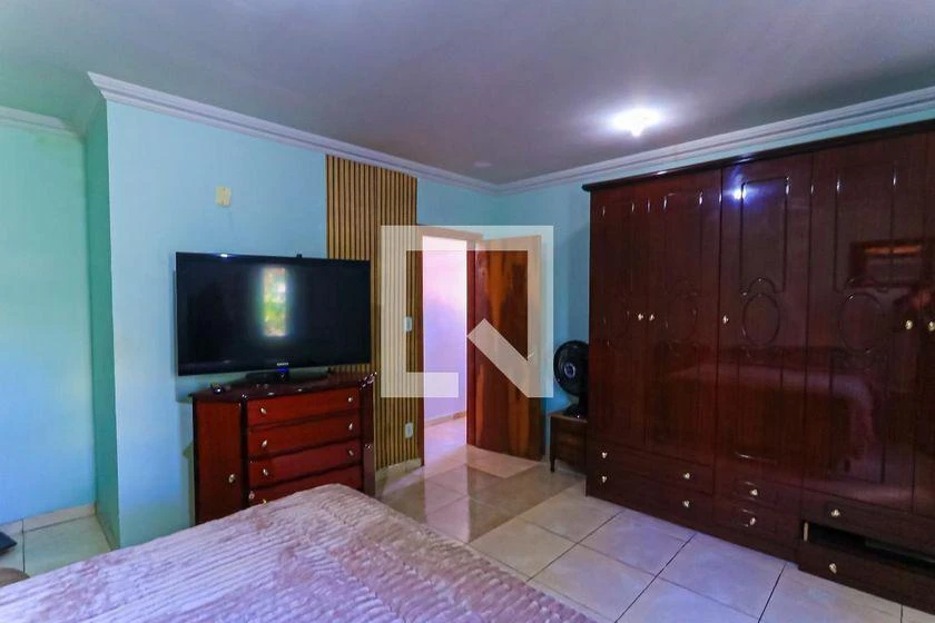 House, 200 m², with a washing machine — photo 27