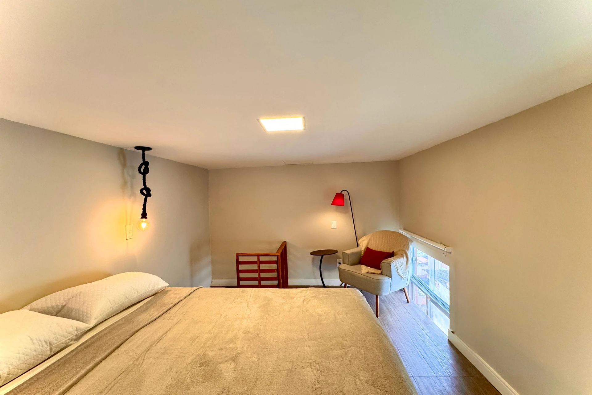 1 quarto e piso de madeira ou laminado: apartamento de 24 m² — photo 7