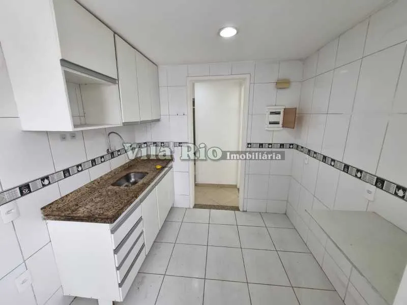 Квартира з 2 спальнями, балконом і 76 м² на 4-му поверсі — photo 2