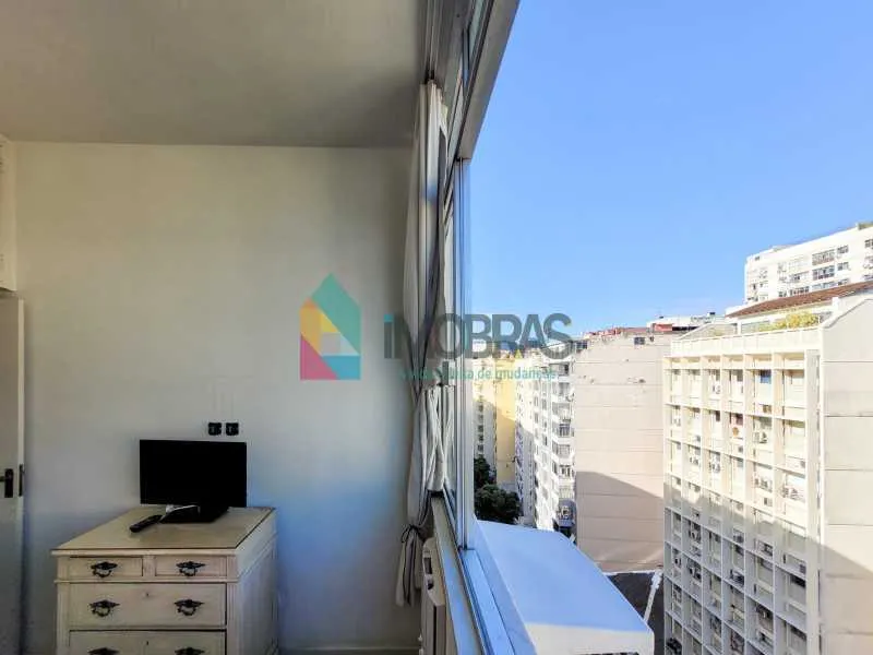 Furnished 1-bedroom apartment with city view — photo 14