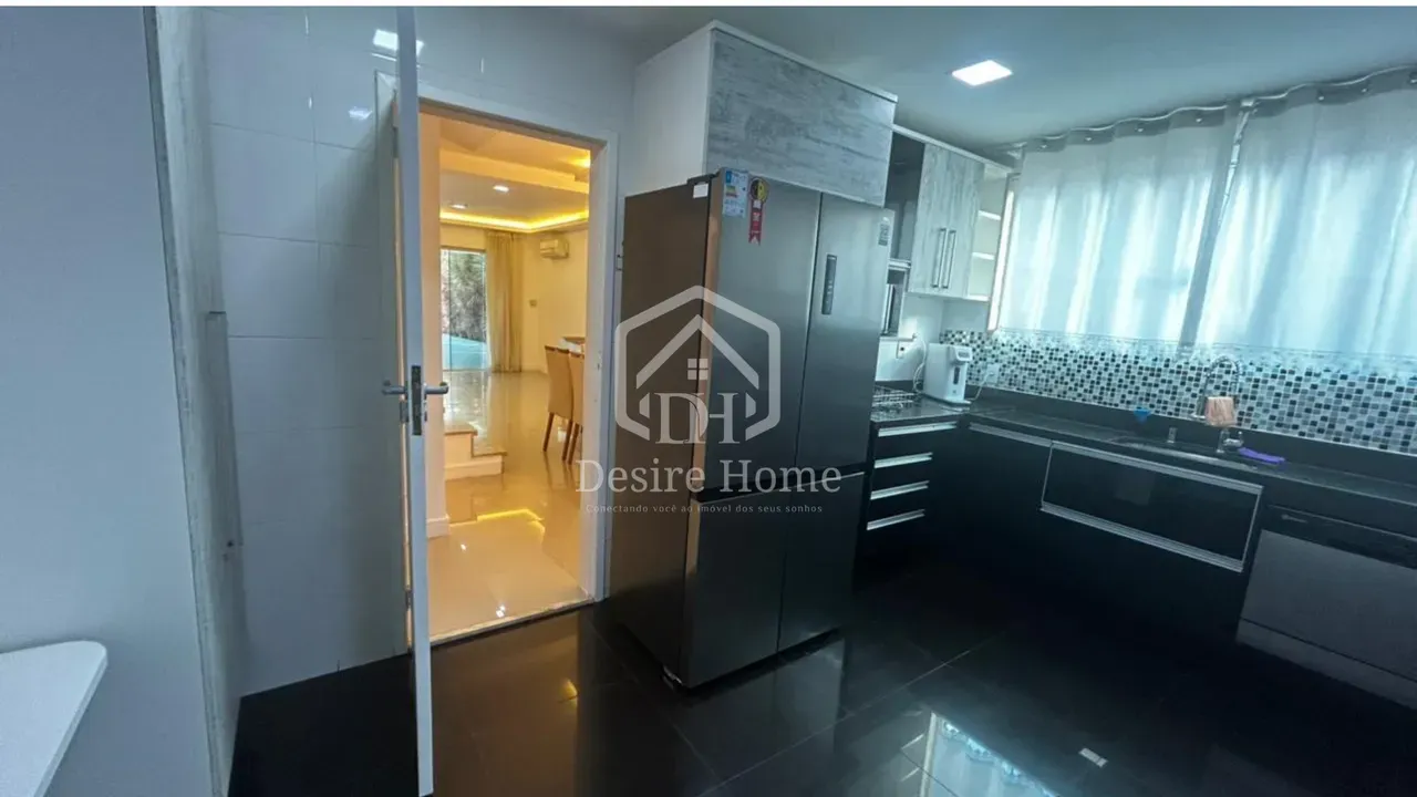 House with 4 bedrooms and an open-plan kitchen — photo 25