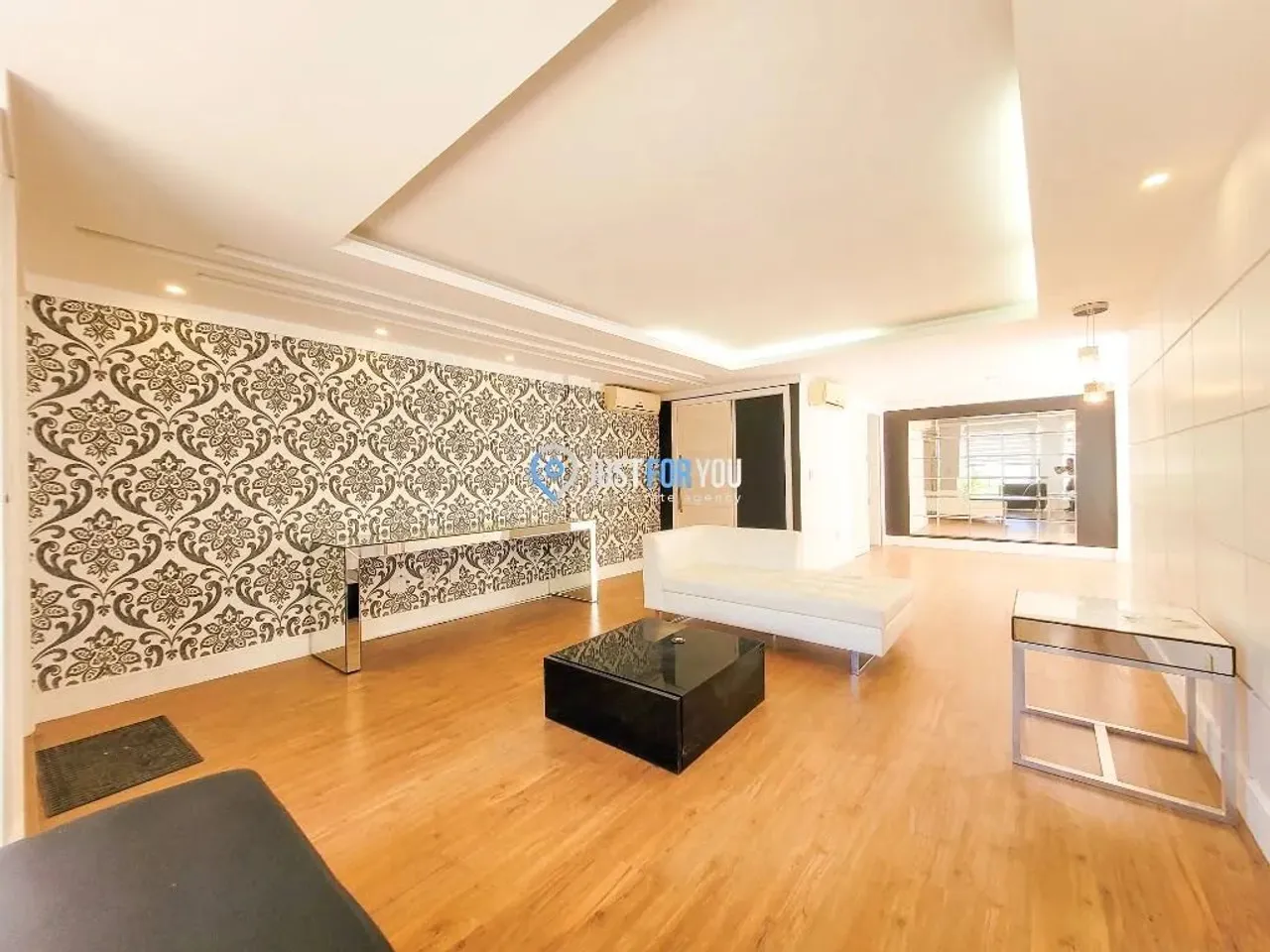Furnished house with 5 bedrooms and 480 m² — photo 5