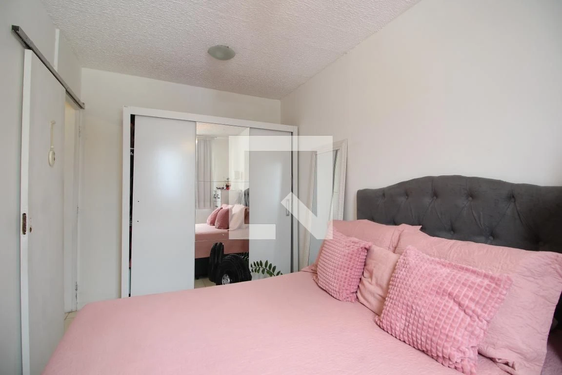 Furnished apartment with open-plan kitchen and 2 bedrooms — photo 4