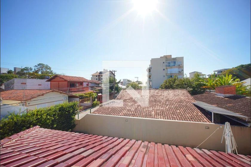 Furnished house with 4 bedrooms and 209 m², 3 bathrooms — photo 19