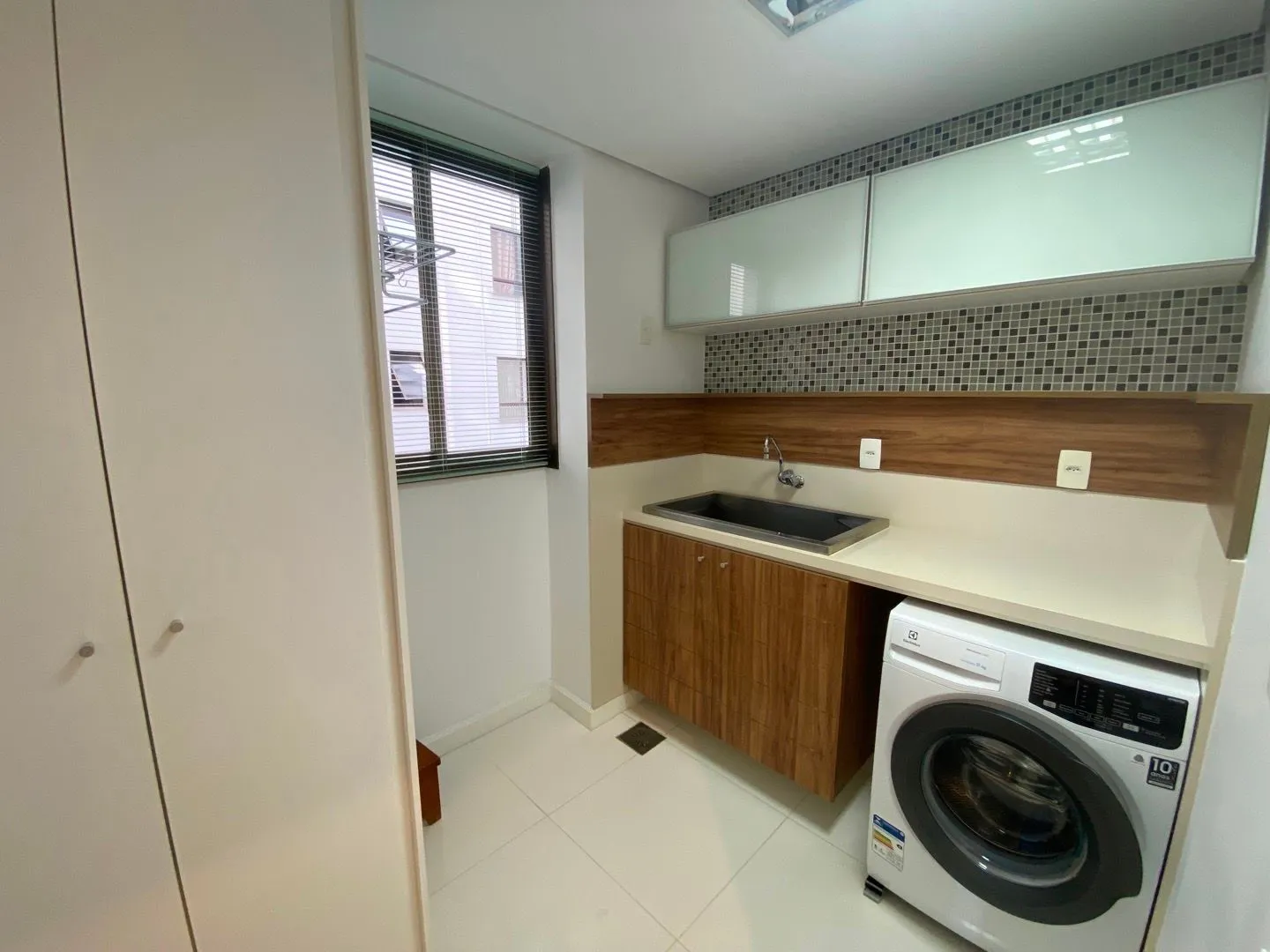 Балкон з грилем та 3 спальні: квартира 397 м² — photo 33