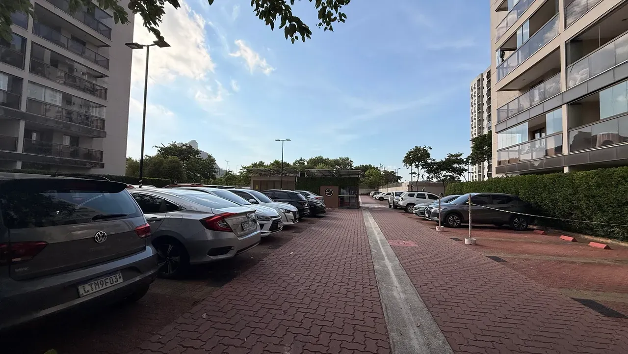 Furnished 2-bedroom, 2-bath apartment with 1 parking spot — photo 30