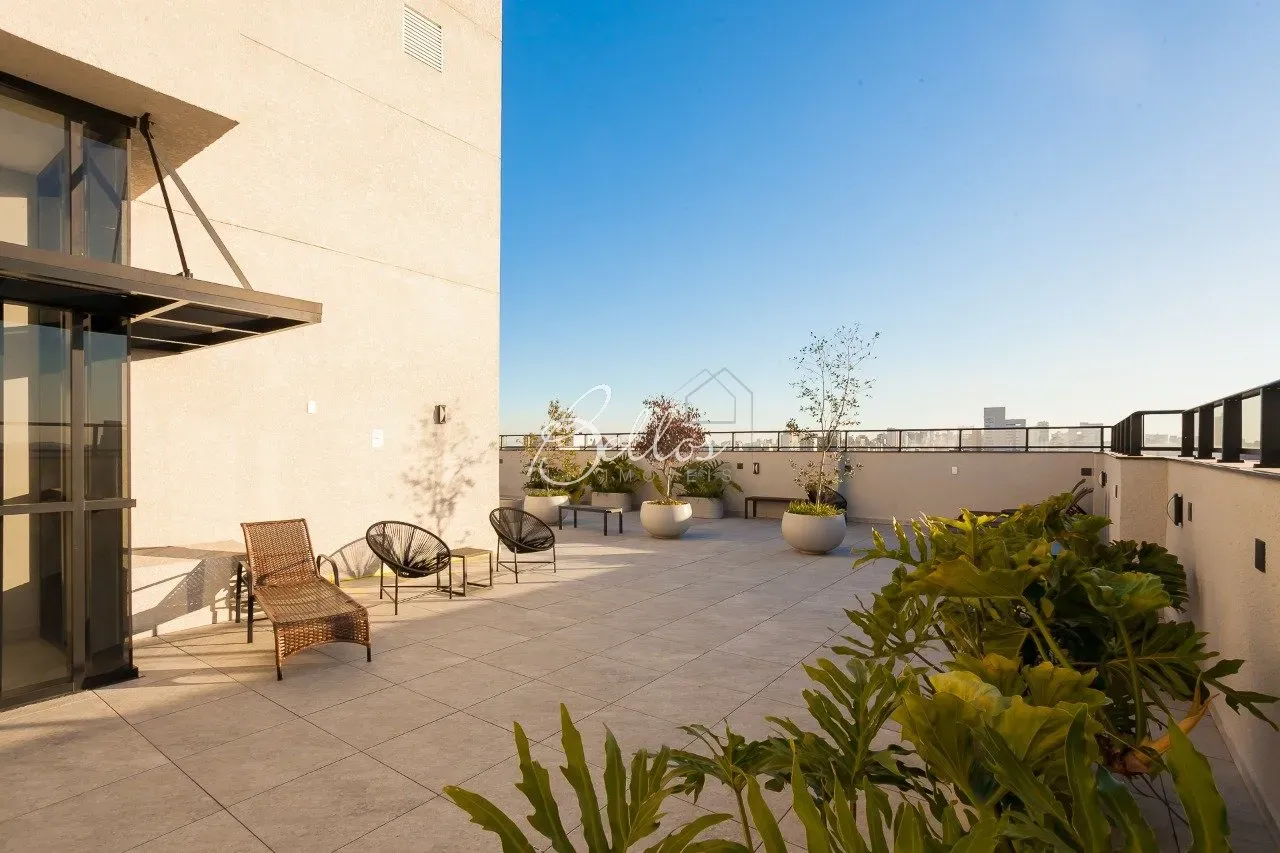 1-bedroom apartment with balcony and 61 m² — photo 39