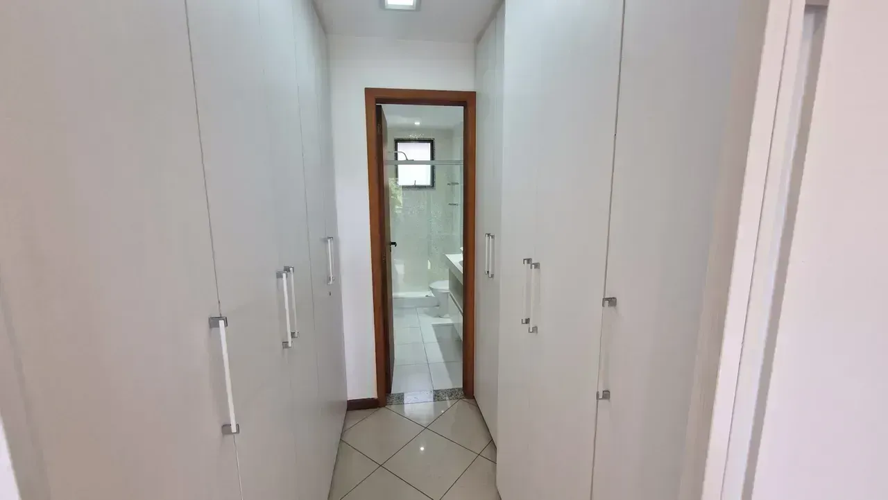 Apartment with a closed kitchen and 3 bedrooms — photo 13