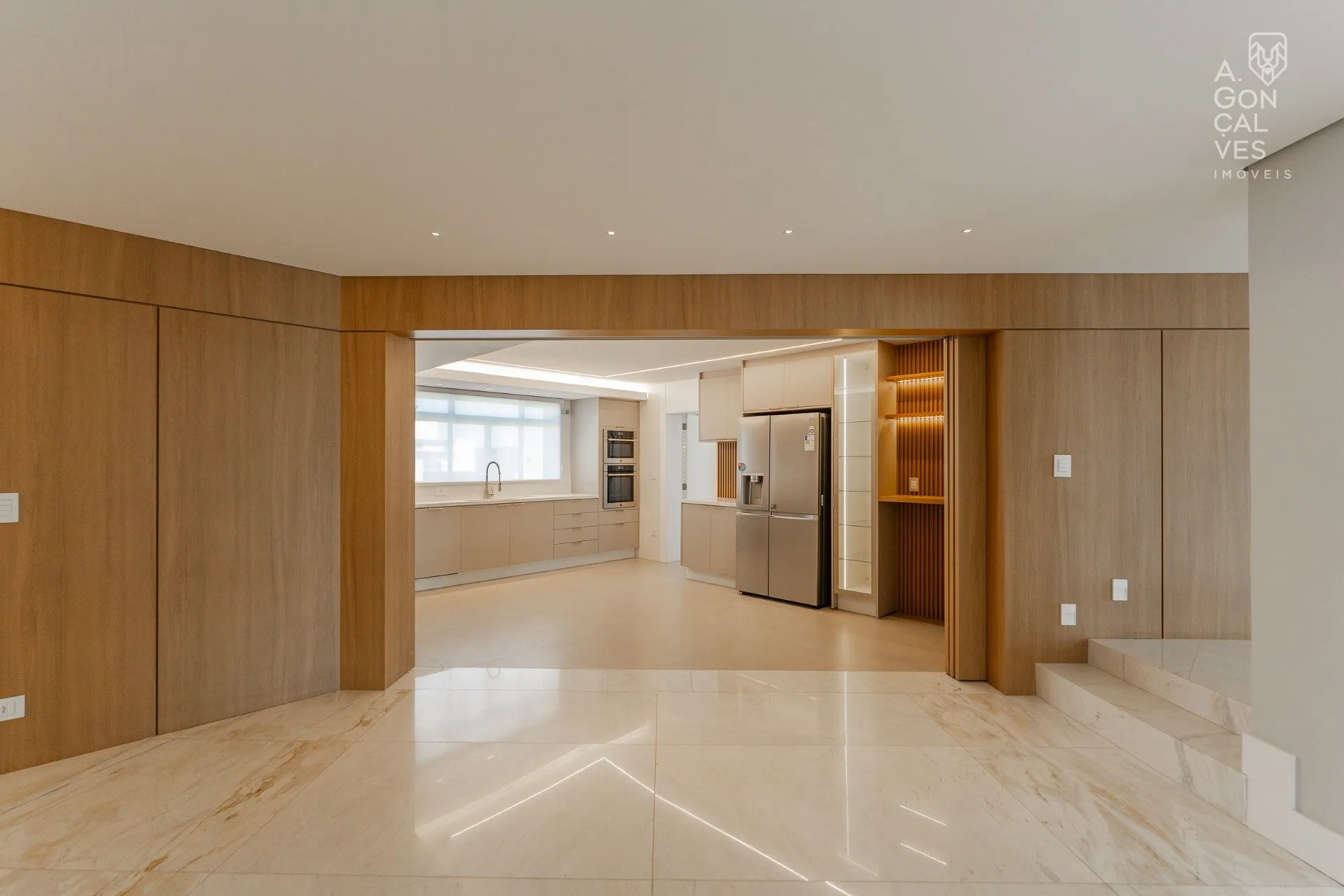 479 m² apartment with 4 bedrooms and 4 parking spaces — photo 21