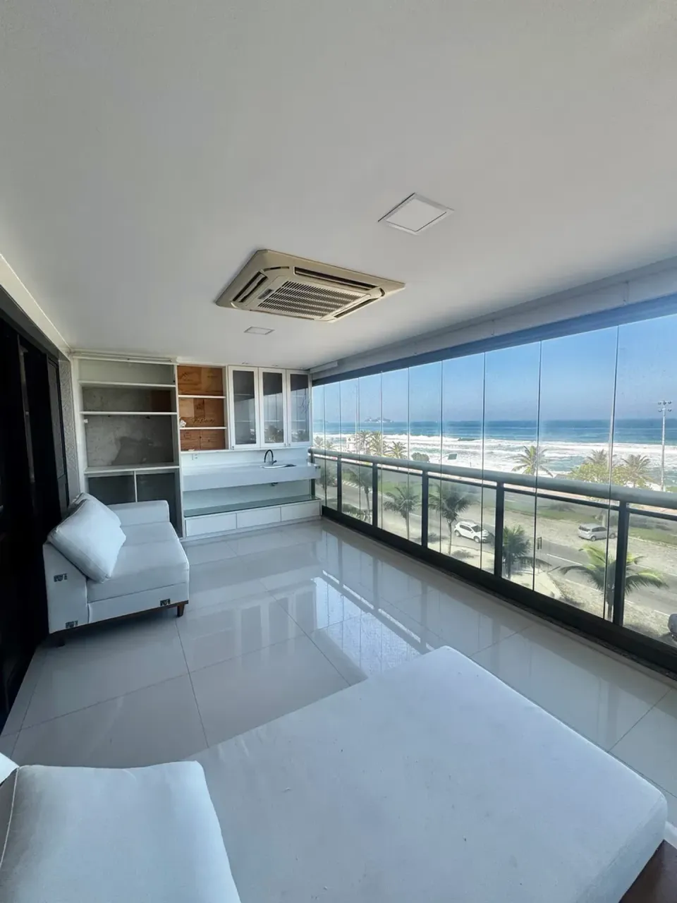 Unfurnished apartment with 3 bedrooms and open kitchen — photo 12