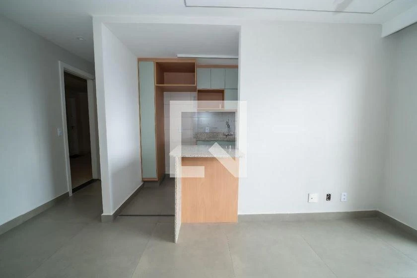 2-bedroom apartment in a building with a gym — photo 6