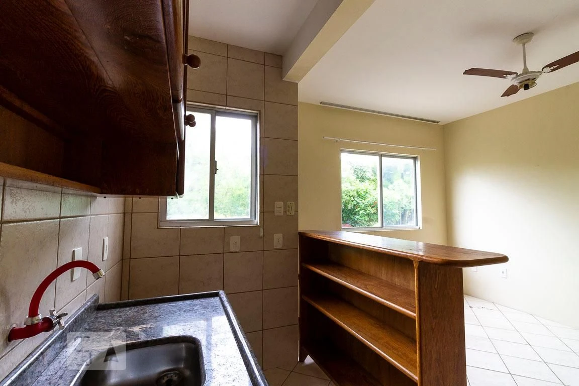 One-bedroom house with a garden in Florianópolis — photo 8