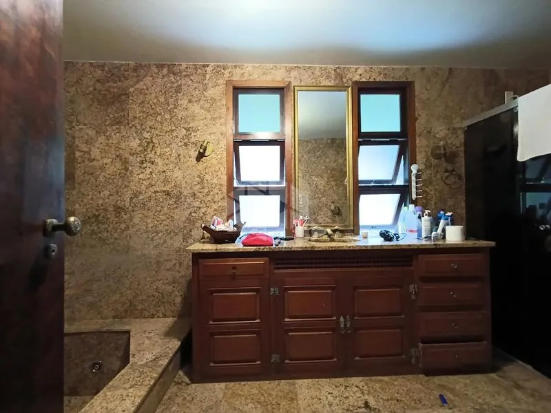 House, 600 m², with a bathtub — photo 32