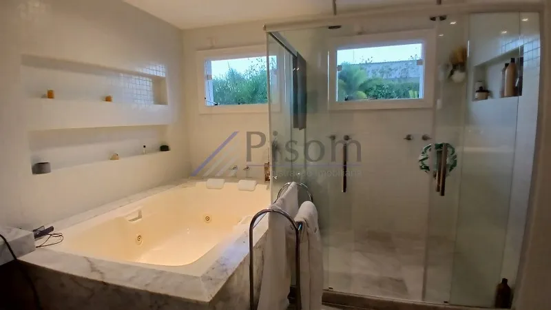 Casa sem mobília 980 m² com 5 suítes e 8 banheiros — photo 40