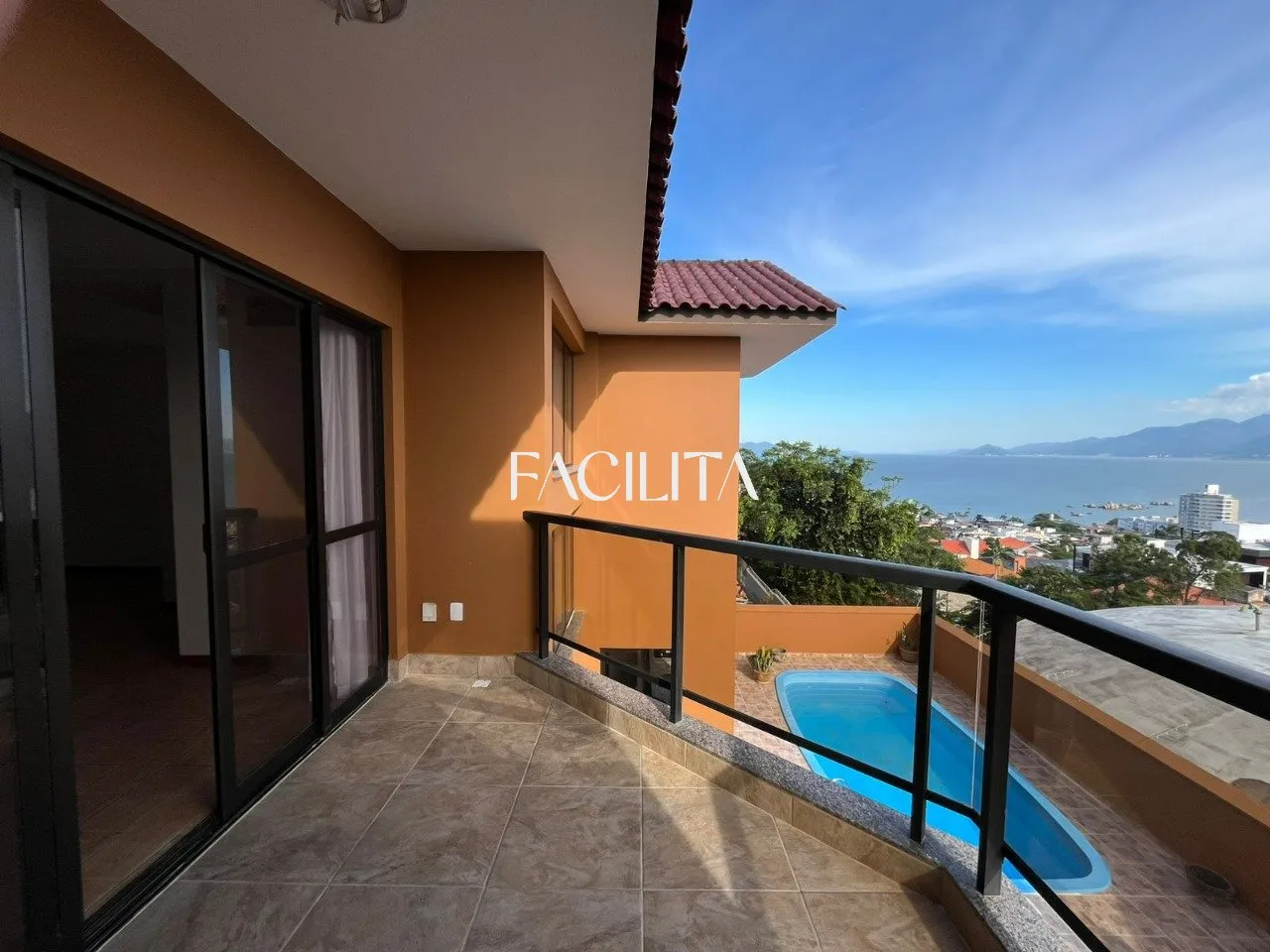 Furnished 456 m² house with 3 en-suite bedrooms and pool — photo 91