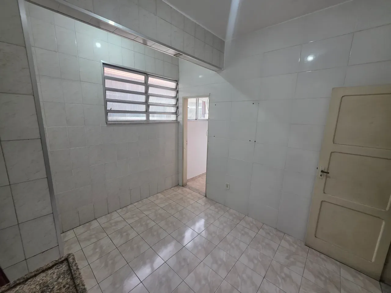 Apartment, 90 m², with wood or laminate floors — photo 26