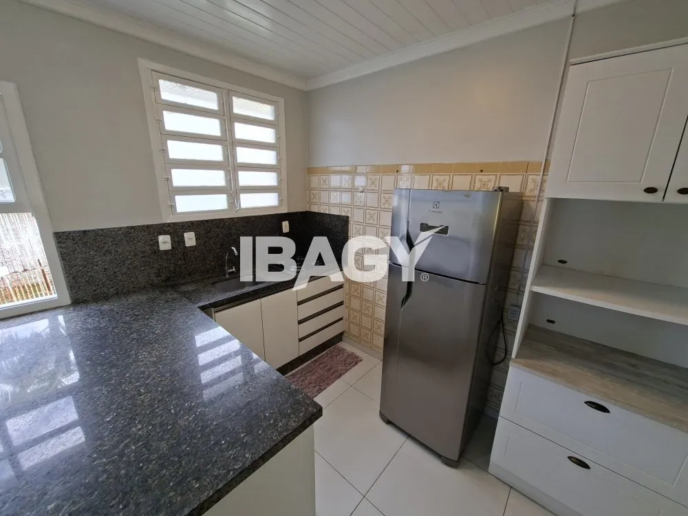 House with 3 bedrooms and open-plan gas kitchen — photo 2