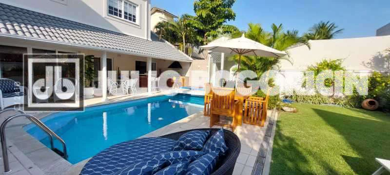 Furnished 324 m² house with 5 bedrooms and 6 bathrooms — photo 6
