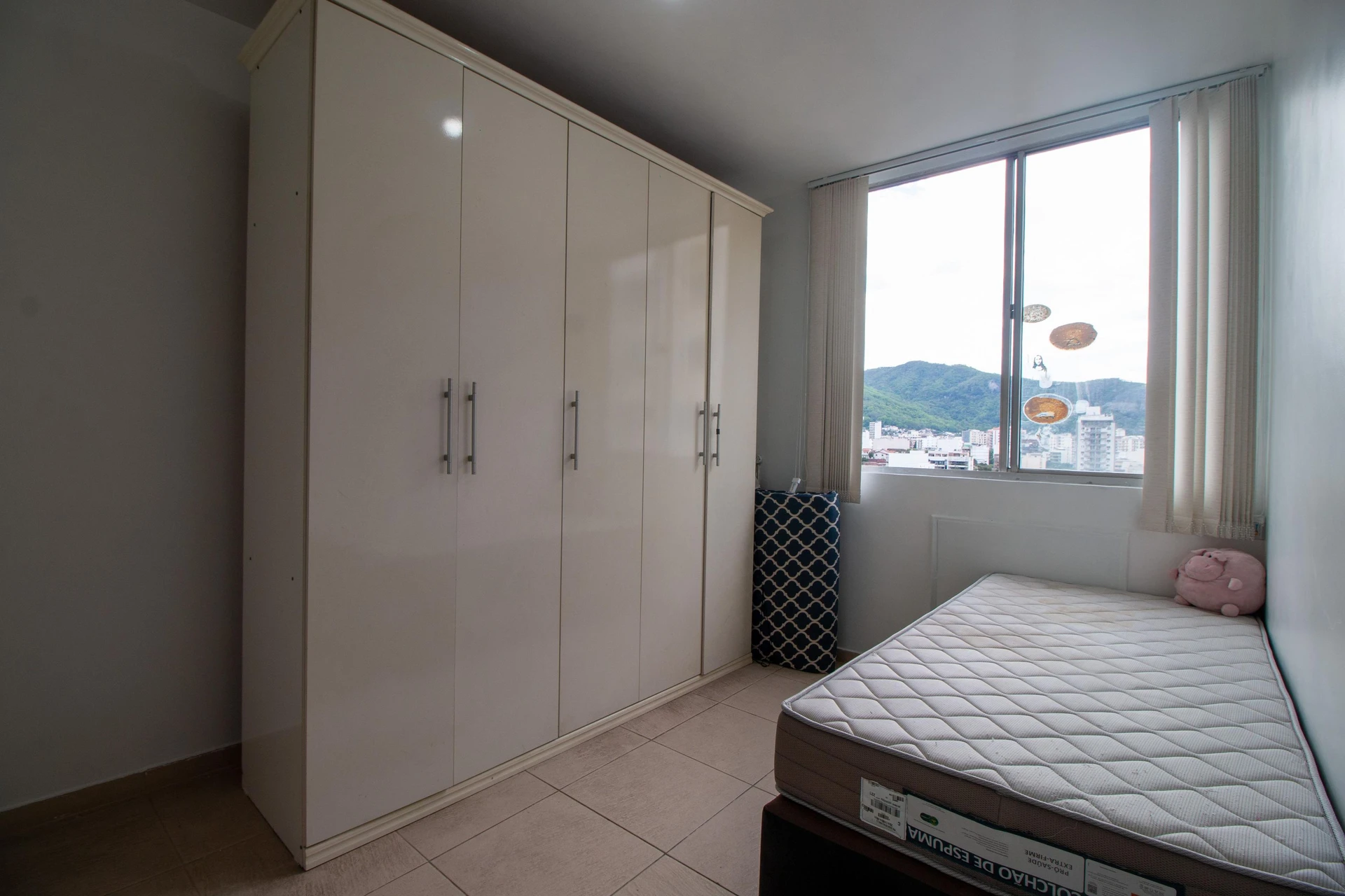 68 m² apartment with a washing machine and a mountain view — photo 4