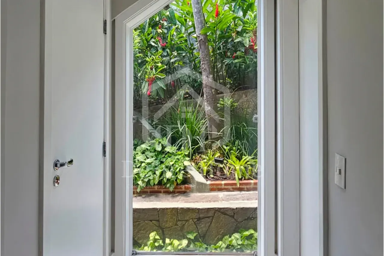 Casa com 4 quartos e 5 banheiros, cozinha a gás — photo 15