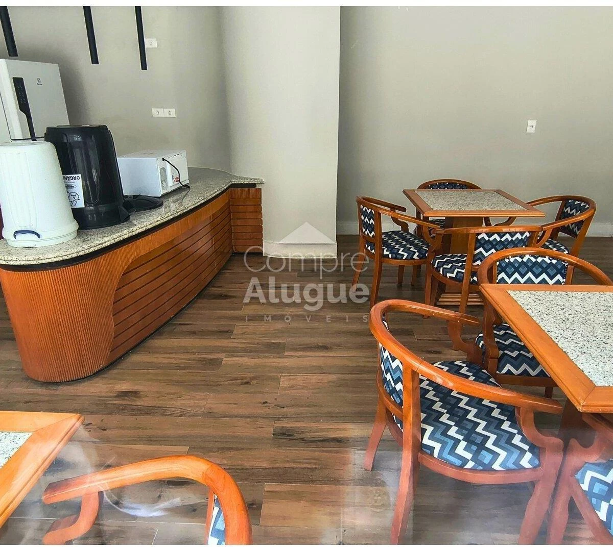 3-bedroom apartment in a building with a gym — photo 4