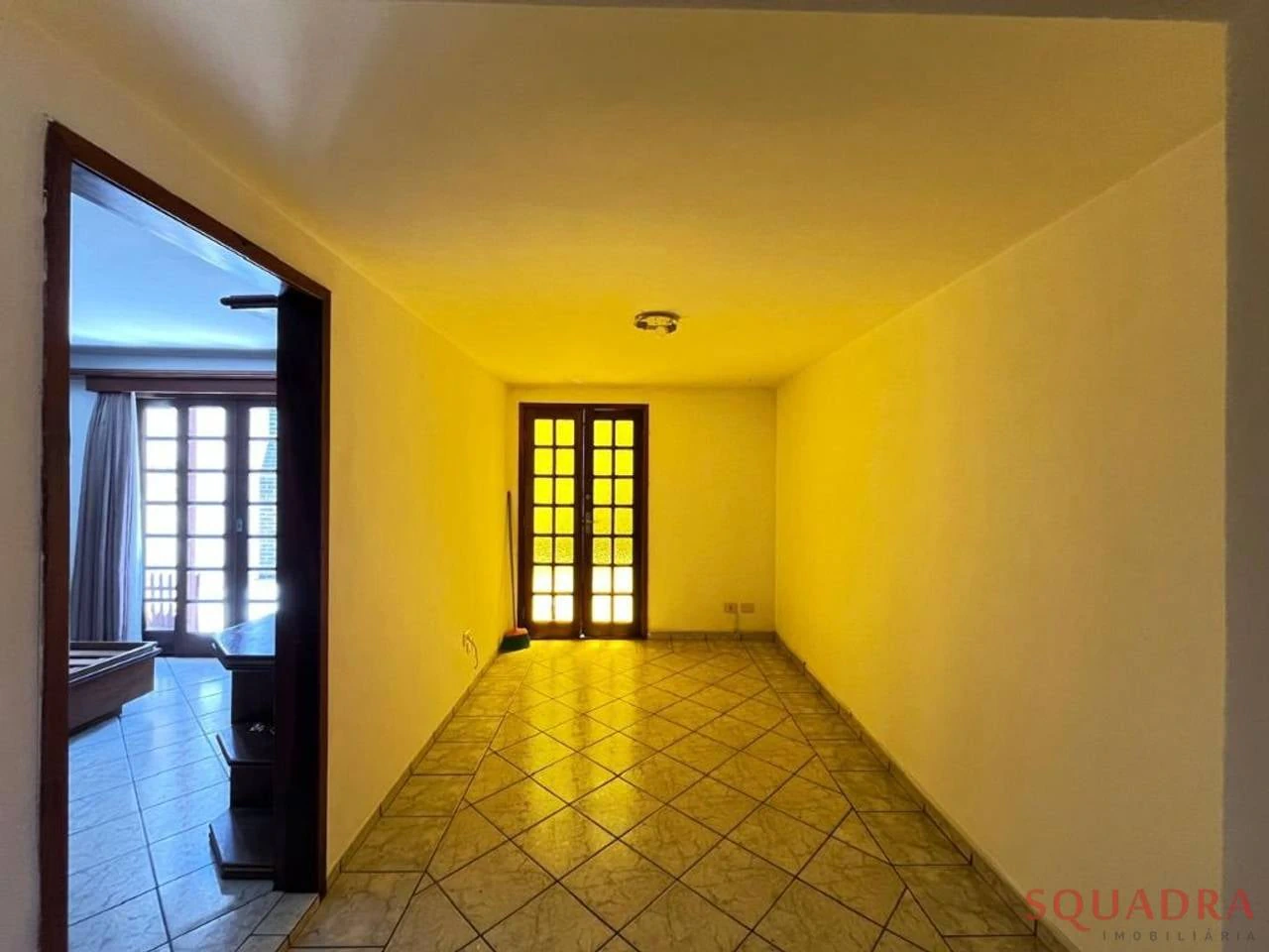3-bedroom house with a bathtub in Curitiba — photo 4